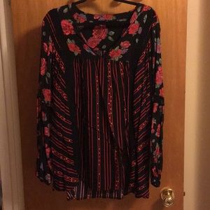 Torrid LS shirt with roses